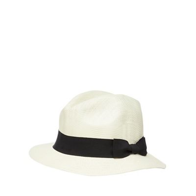 White straw trilby hat